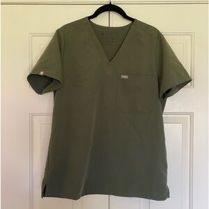 Figs scrub set color Moss. Catarina top size M. Zamora petite jogger size M/P.